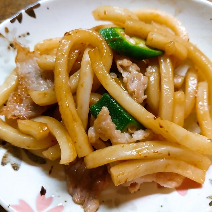 お弁当に☆オクラと豚肉の焼きうどん